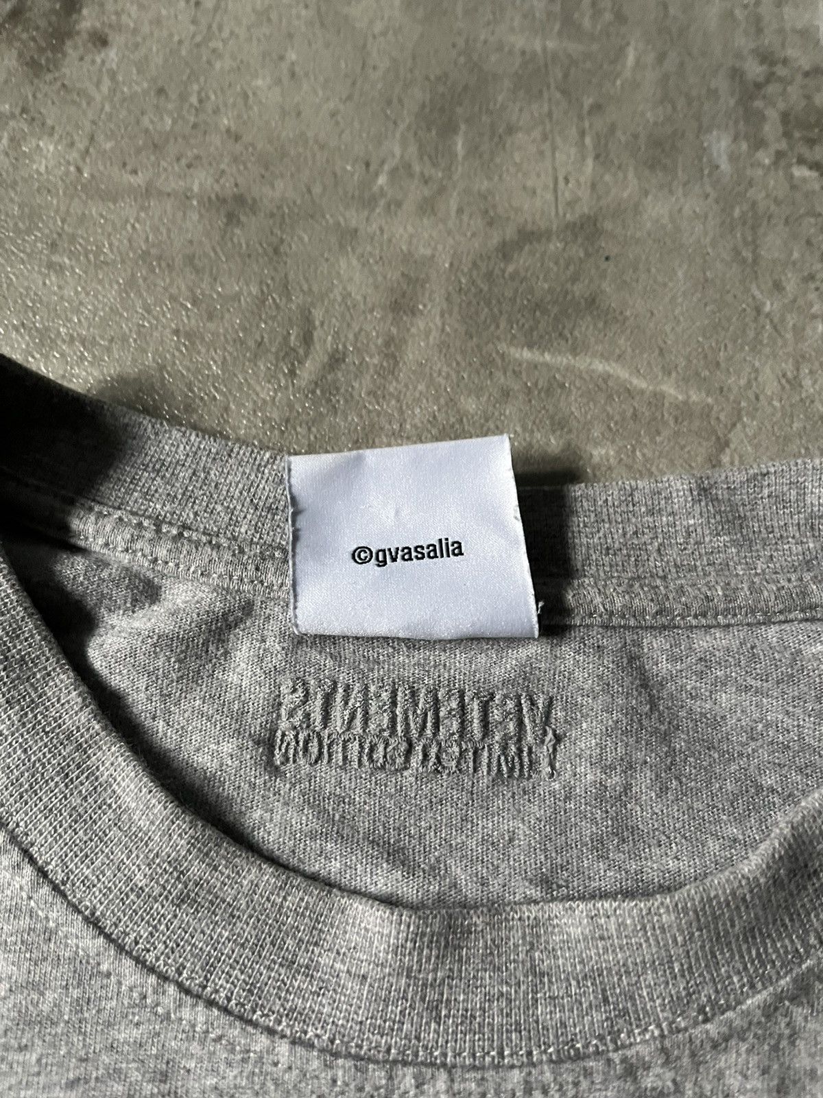 Vetements Vetements Limited Edition grey T-shirt Size US XL / EU 56 / 4 - 9 Thumbnail