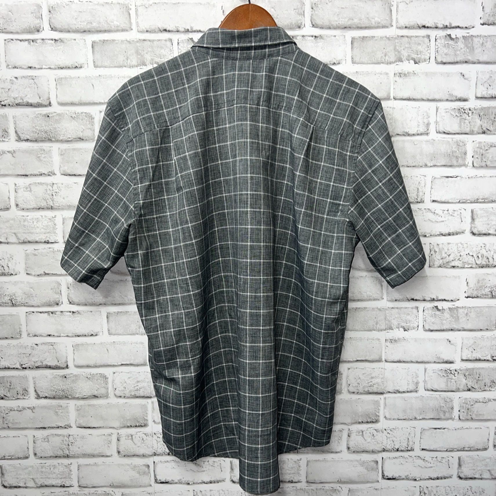 Orvis ORVIS Gray Plaid Short Sleeve Button-Up Shirt Men's Size L Size US L / EU 52-54 / 3 - 5 Thumbnail
