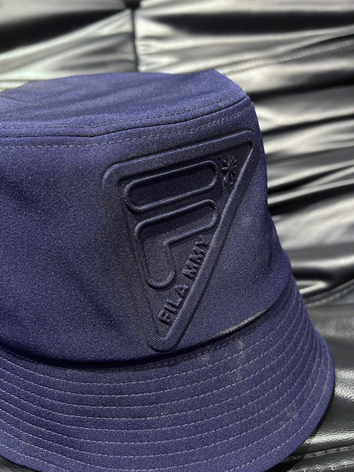 Fila × Maison MIHARA YASUHIRO Maison Mihara Yasuhiro x FILA Bucket Hat Size ONE SIZE - 2 Thumbnail