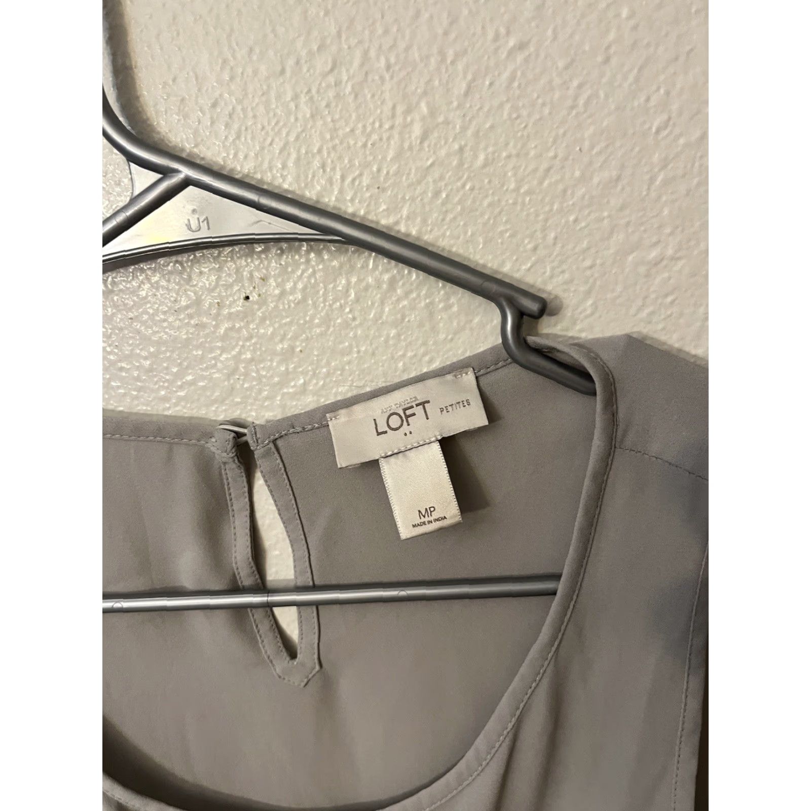 Loft VINTAGE Loft Womens Tank Top MP Gray Ruffle Lace Detailing Pre-Owned Condition Used Size M / US 6-8 / IT 42-44 - 3 Thumbnail