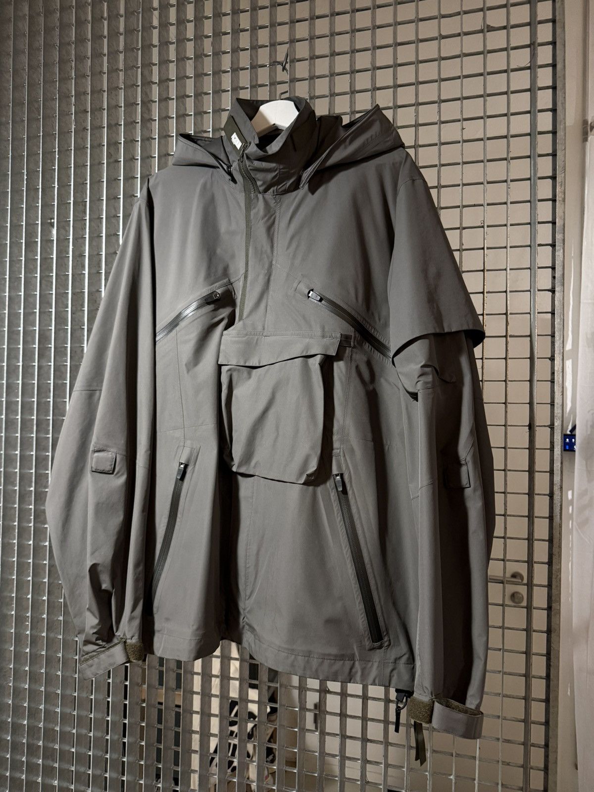 Acronym J1W-GTPL 2L Gore-Tex Paclite Plus Interops Jacket Size US L / EU 52-54 / 3 - 1 Thumbnail