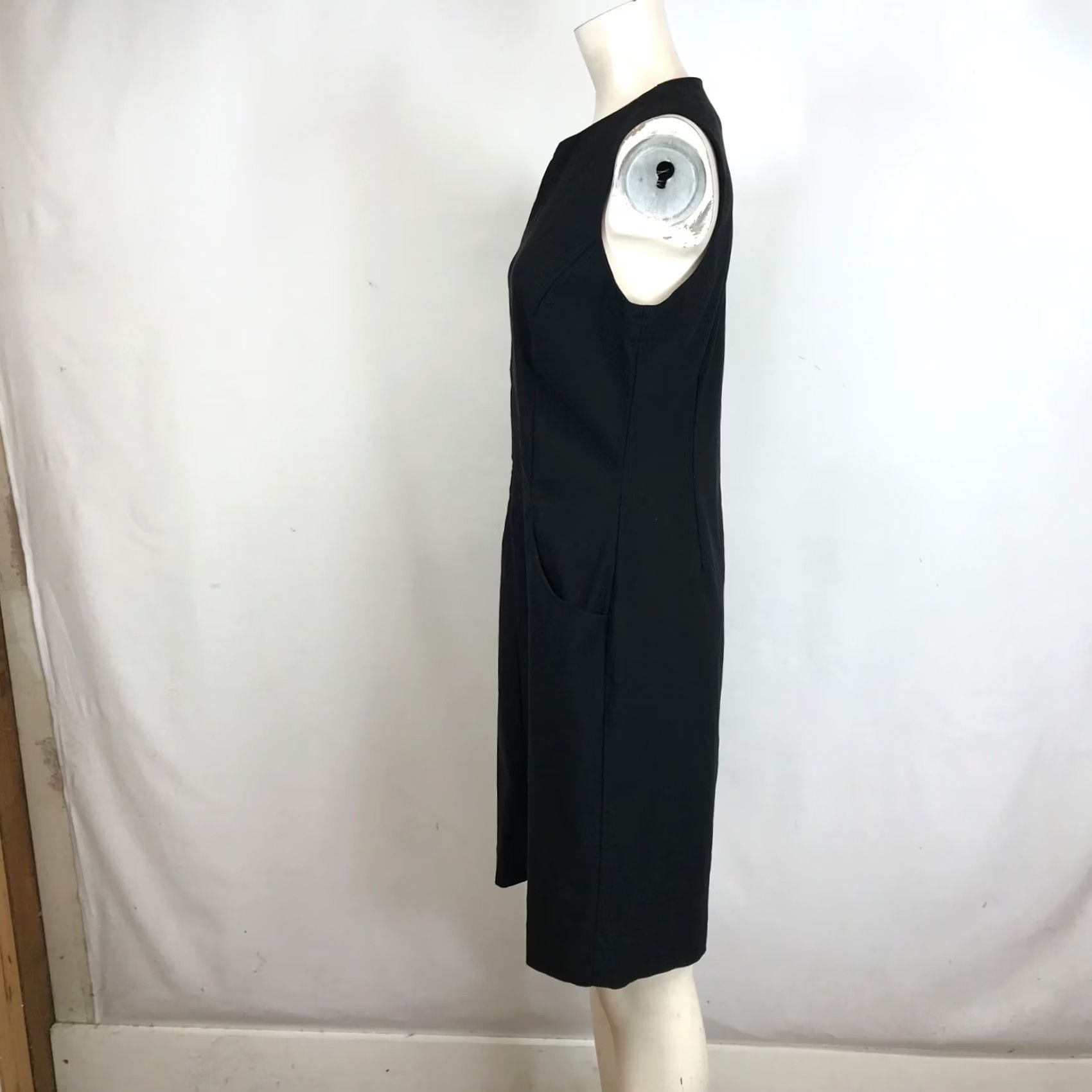 J.McLaughlin J. McLaughlin WOMEN'S 8 BLACK SLEEVELESS V-NECK RAYON DRESS Size M / US 6-8 / IT 42-44 - 6 Thumbnail