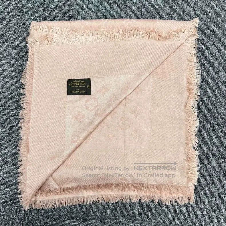 Louis Vuitton Louis Vuitton monogram pink, aged wool and silk shawl sc Size ONE SIZE - 3 Thumbnail