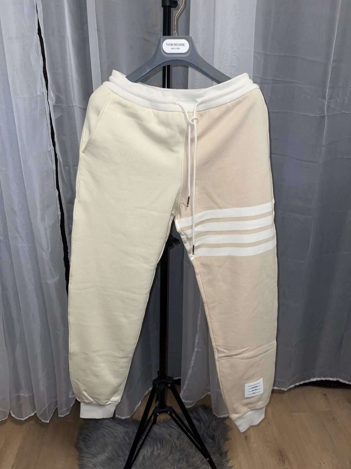 Thom Browne Thom Browne Sweatpants in Classic Loop back with 4bar Size US 29 - 1 Thumbnail
