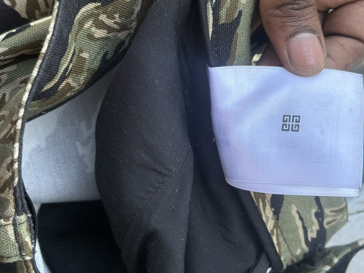 Givenchy Givenchy Tiger Camo Cargo Pants Size US 36 / EU 52 - 17 Thumbnail