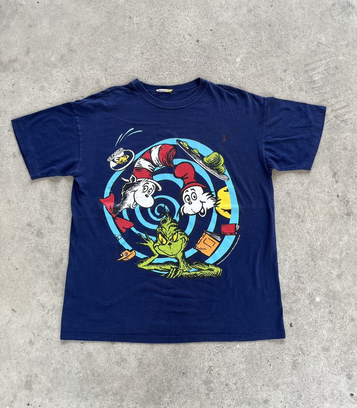 Vintage Dr. Seuss (The Grinch) t- shirt 1998’s Size US XL / EU 56 / 4 - 1 Thumbnail