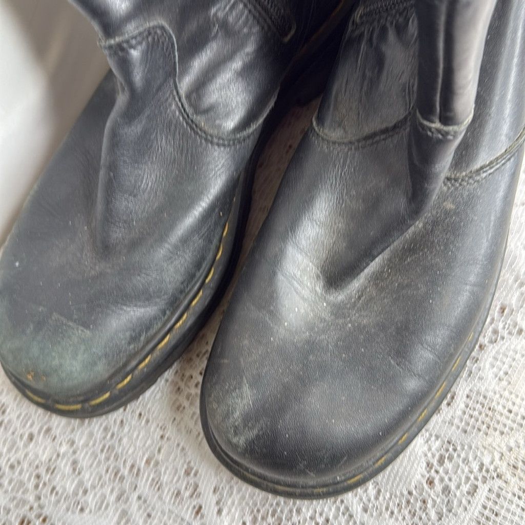 Dr. Martens Dr Martens black leather zip up inside solid toe shoes sz 7 Size US 7 / EU 40 - 3 Thumbnail