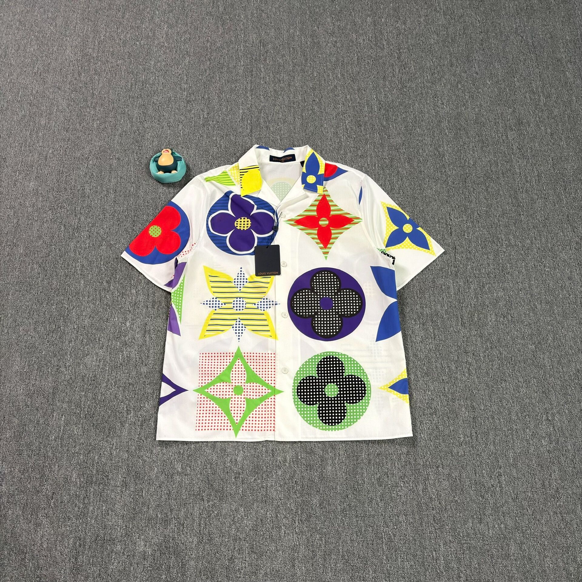 Louis Vuitton Louis Vuitton Multicolor Monogram Short Sleeve Shirt L Size US L / EU 52-54 / 3 - 1 Thumbnail