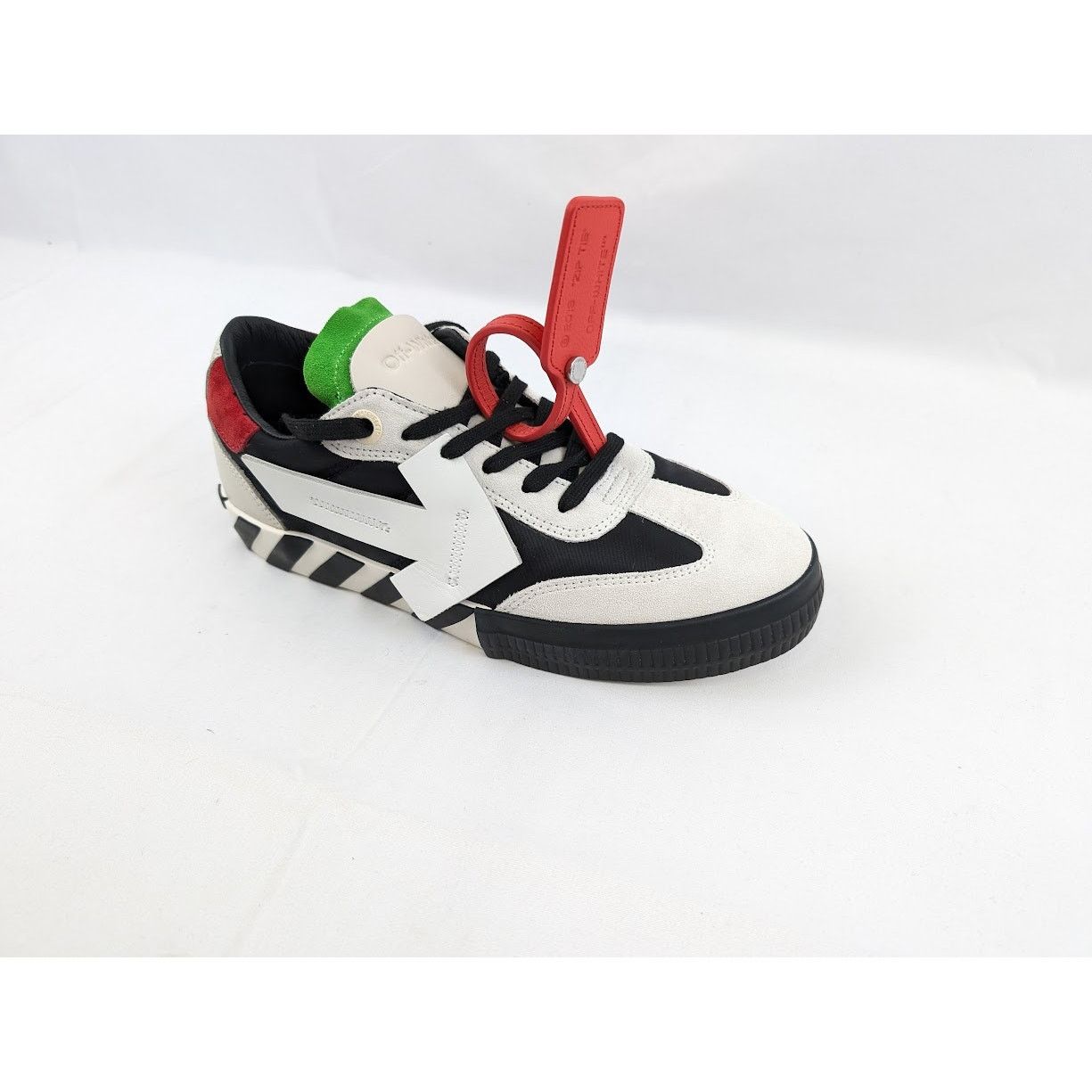 Off-White o1rshd1 Floating Arrow Low-Top Sneakers in Off White Size US 8 / EU 41 - 2 Thumbnail