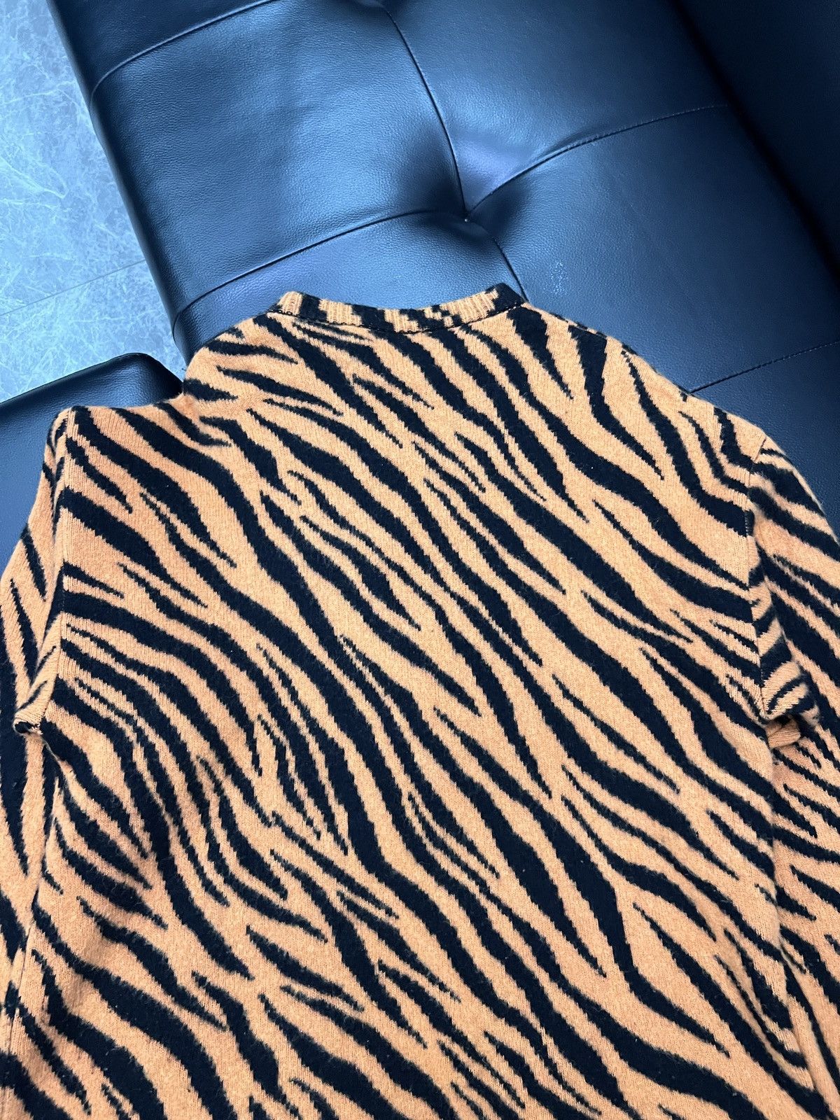 Balenciaga Balenciaga by Demna SS22 Year of the Tiger Tiger Print Cashm Size US S / EU 44-46 / 1 - 6 Thumbnail