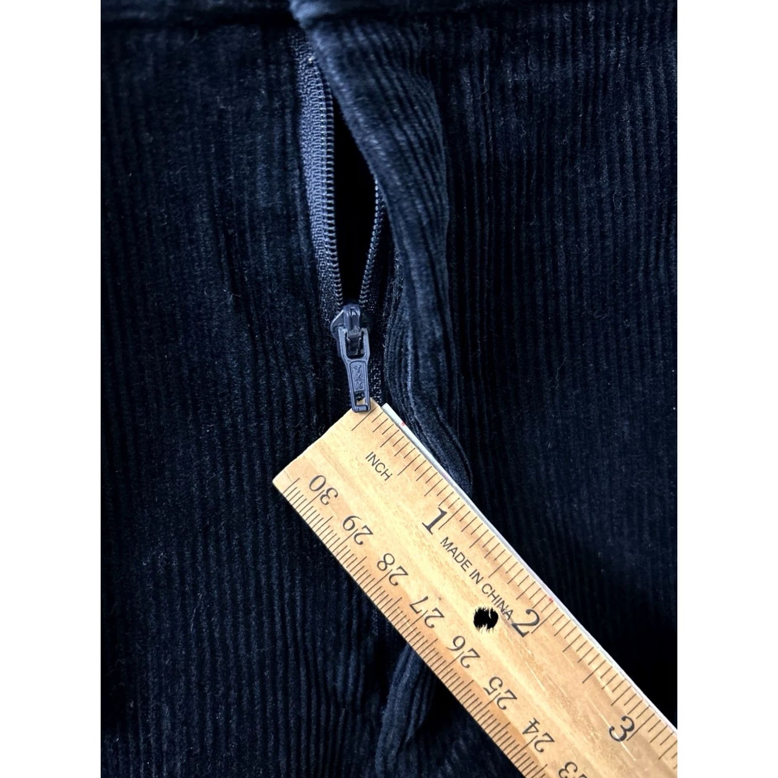 Uniqlo UNIQLO Corduroy Pants Mens Small 27-30x26 Black Drawstring Trousers Chino Pockets Relaxed Casual Vintage: No Size US 27 - 5 Thumbnail