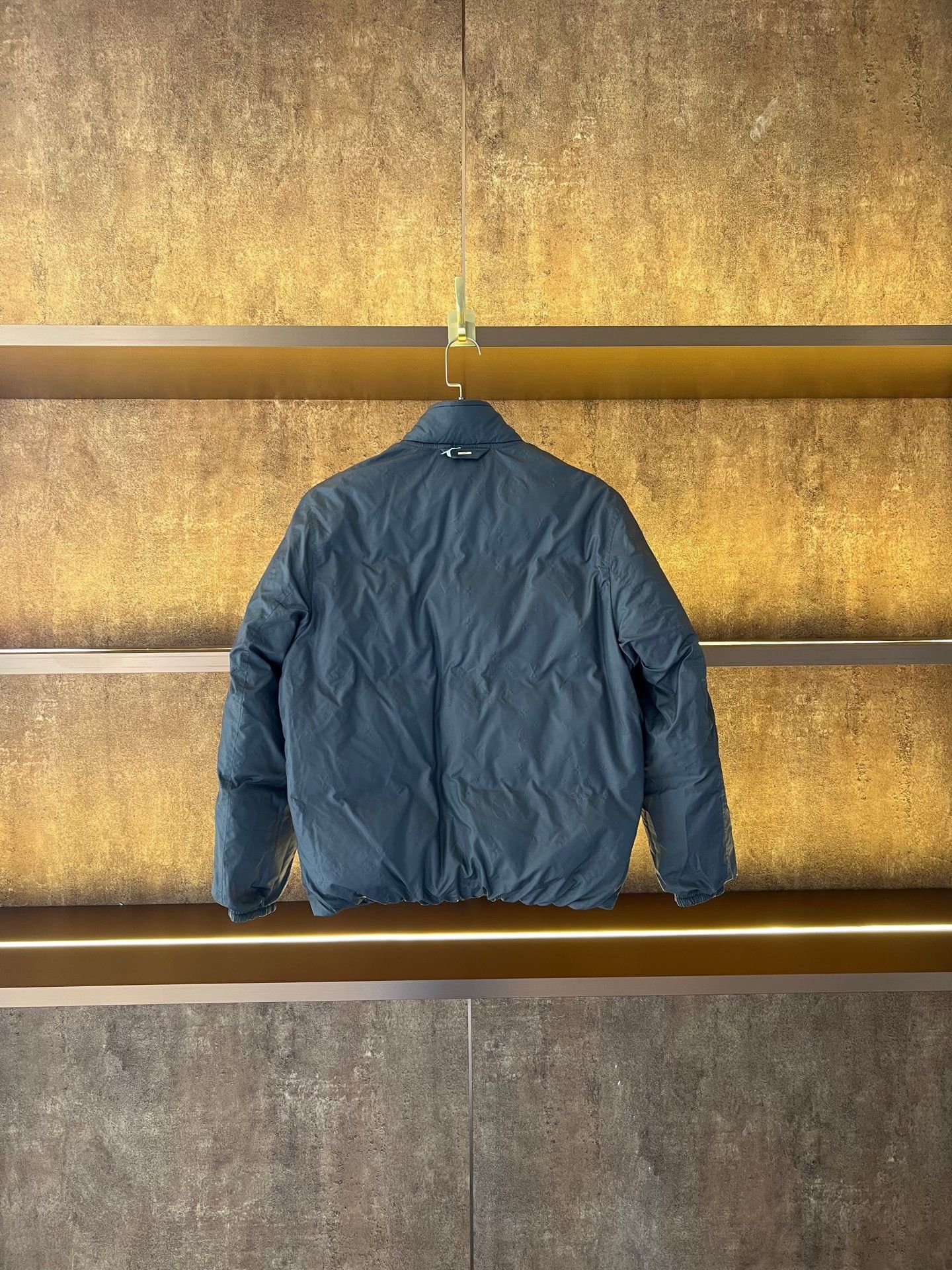 Louis Vuitton Louis Vuitton Embossed Logo Padded Coat Size US S / EU 44-46 / 1 - 2 Thumbnail