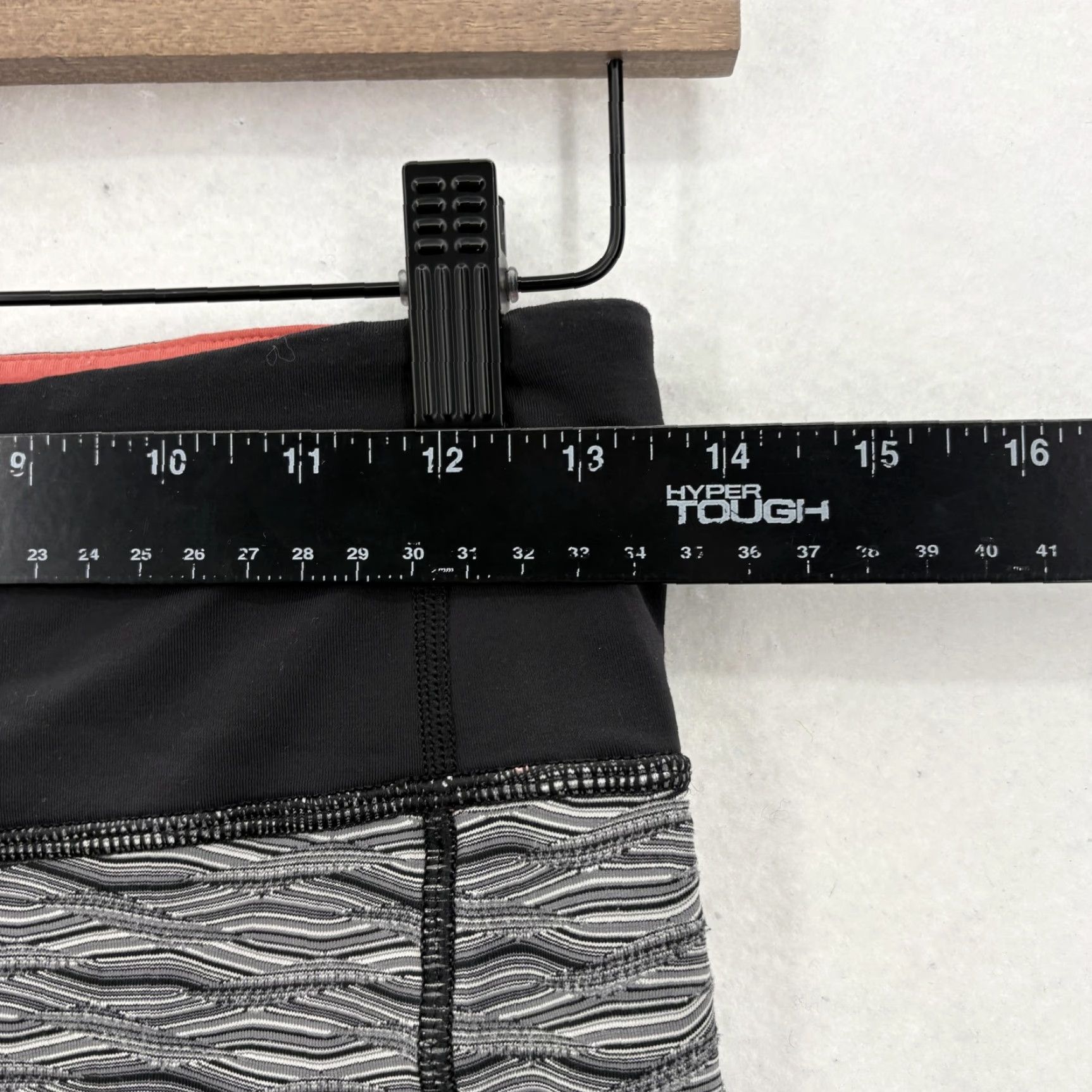 Lululemon Lululemon Pants Womens 6 Gray Wave Crop Leggings Pockets Athletic Yoga Gym Size 28" / US 6 / IT 42 - 5 Thumbnail