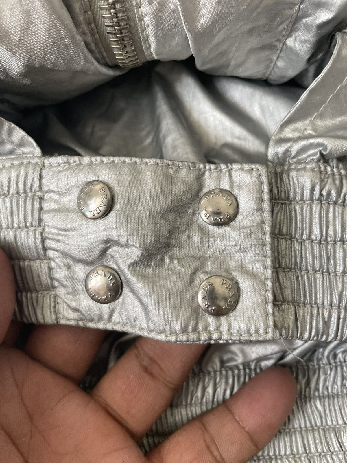 Prada Prada AW-F/W07 Metalic Silver Wrist FUR Puffer jacket Size S / US 4 / IT 40 - 3 Thumbnail