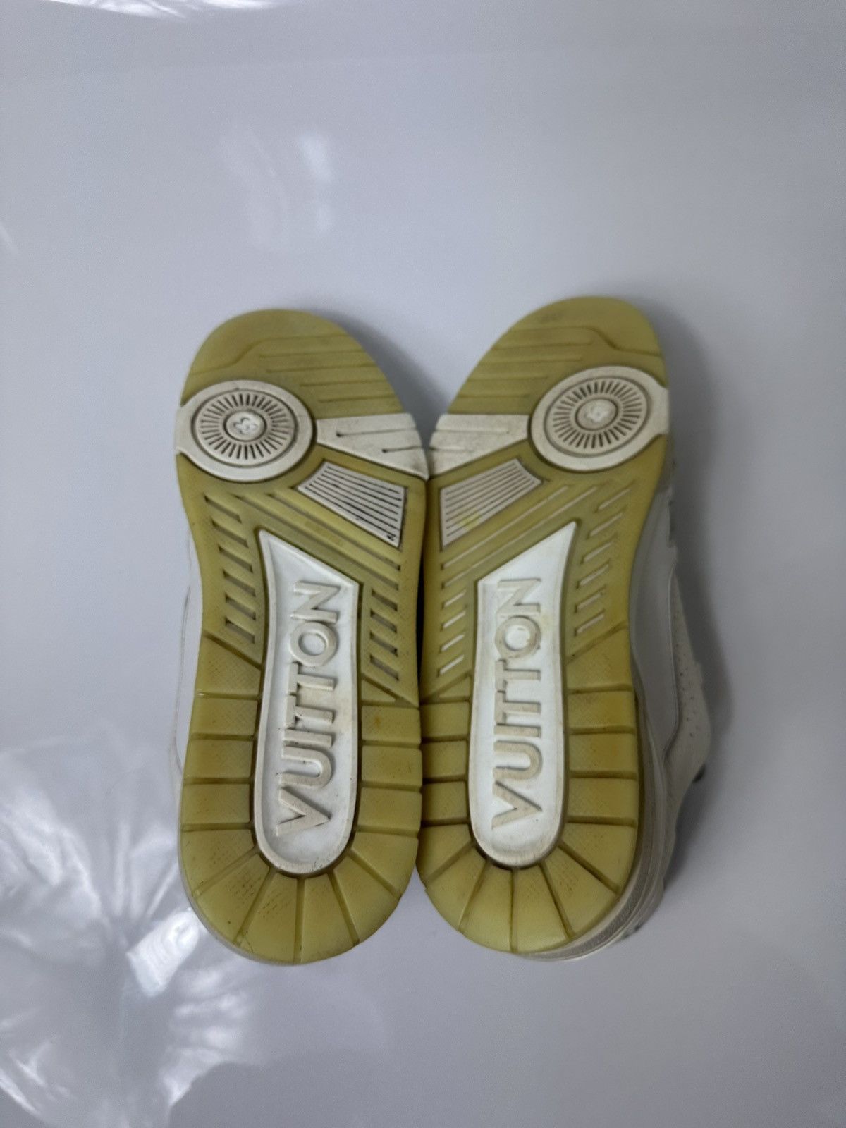 Louis Vuitton Louis Vuitton Trainer White/Grey Signature Size US 9.5 / EU 42-43 - 5 Thumbnail