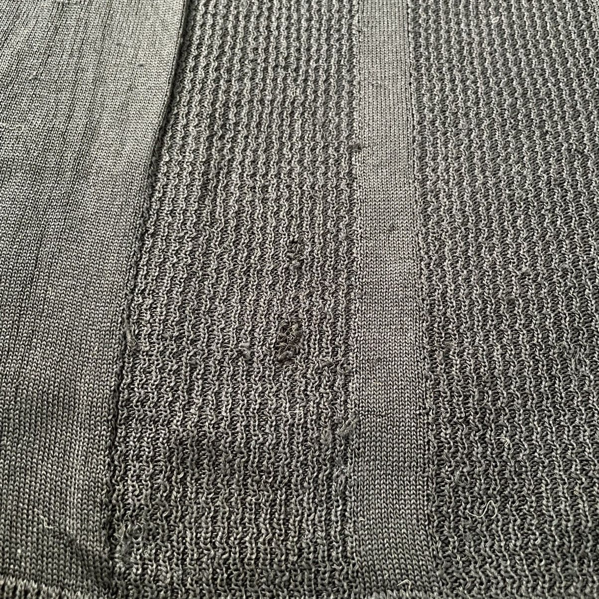 Balenciaga Balenciaga Knitted Mesh Vest Navy Size US L / EU 52-54 / 3 - 9 Thumbnail