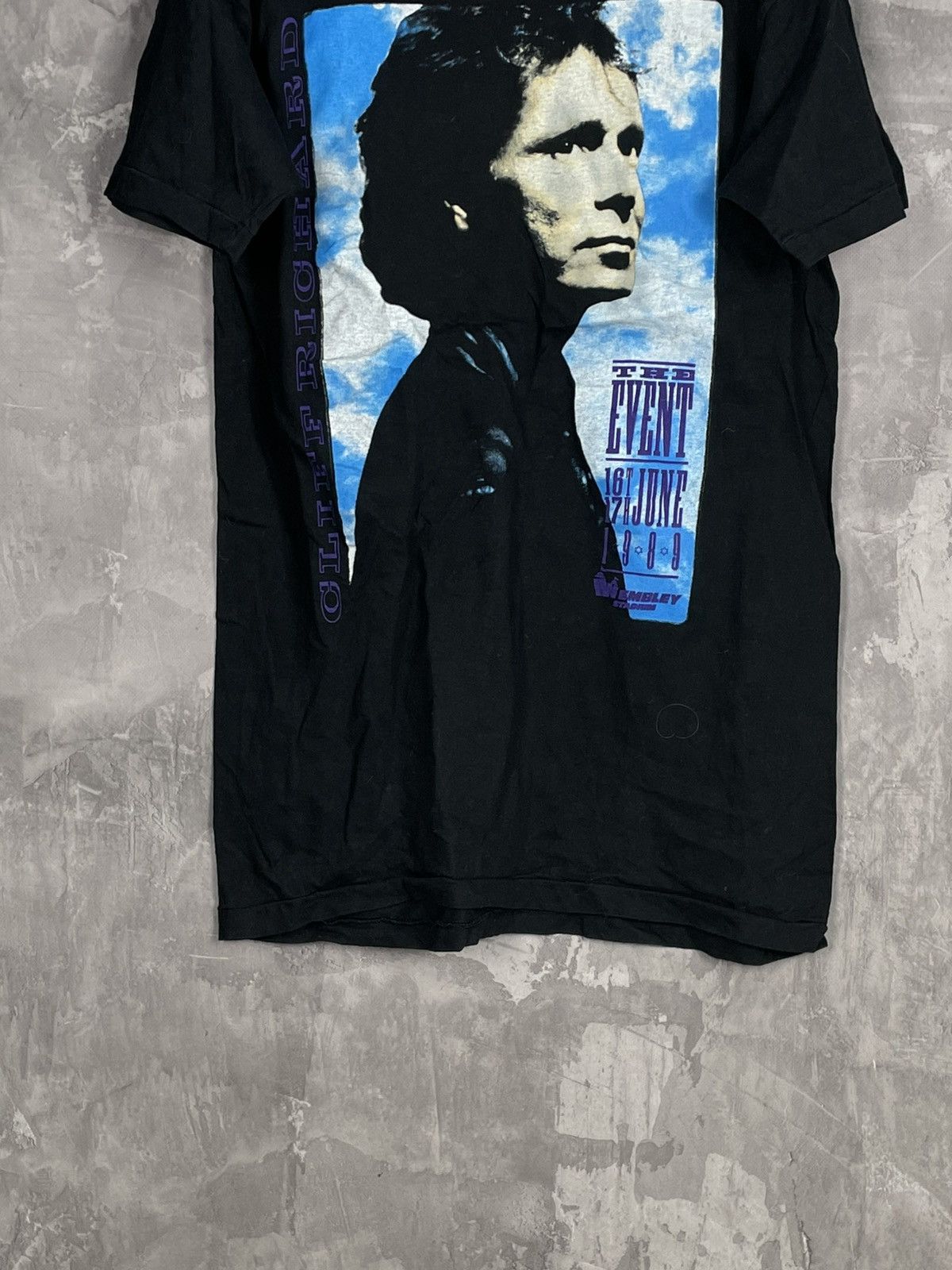 Band Tees Vintage 1990 Cliff Richard Tour T-shirt Size US M / EU 48-50 / 2 - 5 Thumbnail