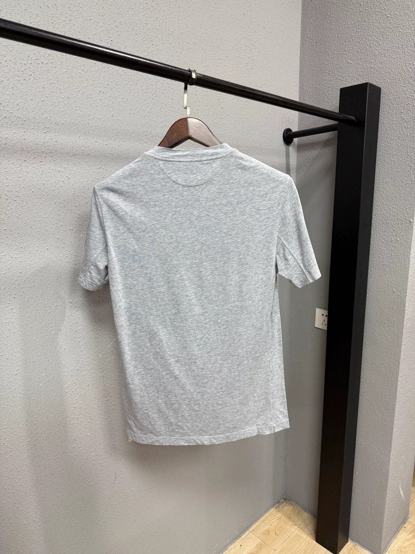 Brunello Cucinelli Brunello Cucinelli Gray Human Slogan Short-Sleeve Size US S / EU 44-46 / 1 - 2 Thumbnail