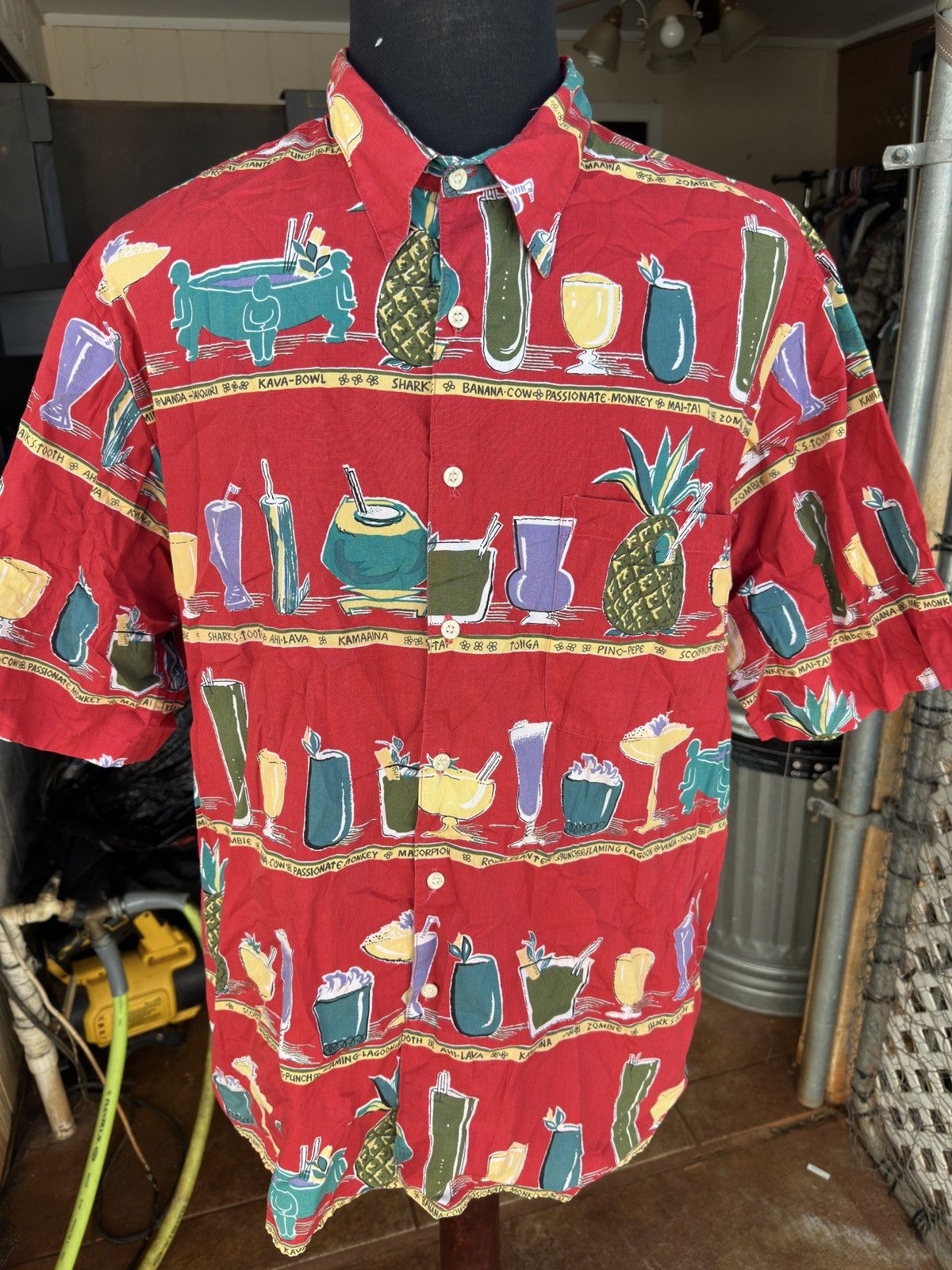 Reyn Spooner PreOwned Reyn Spooner Red Hawaiian Print Men's XL Size US XL / EU 56 / 4 - 1 Thumbnail