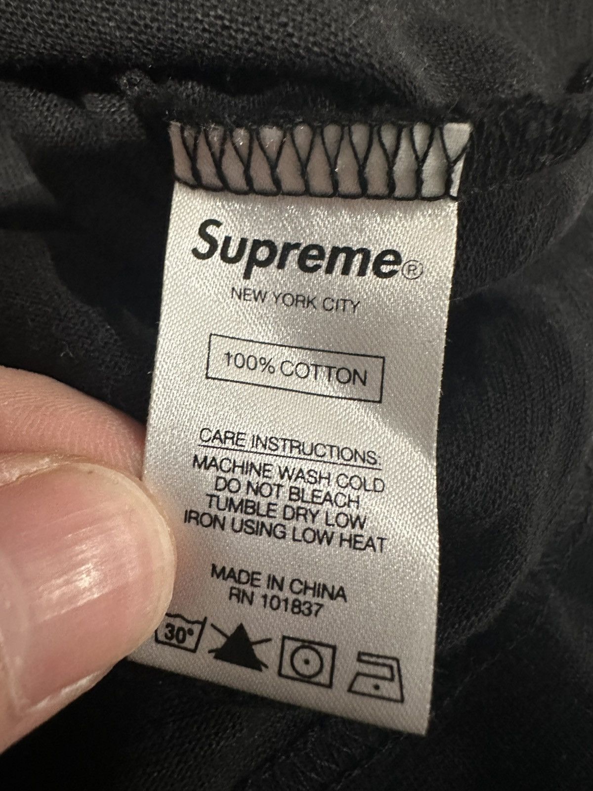 Supreme SUPREME CUT LOGO S/S TOP Size US XL / EU 56 / 4 - 4 Thumbnail