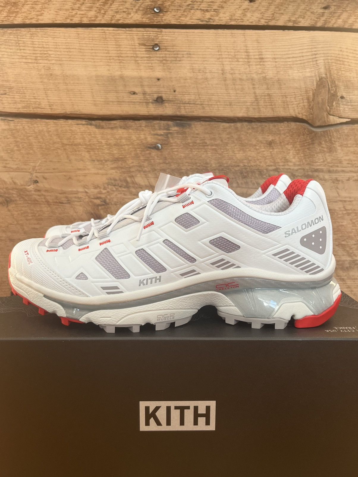 Kith × Salomon Salomon x Kith XT-4K Kithmas White Red L47771800 Size US 9.5 / EU 42-43 - 3 Thumbnail