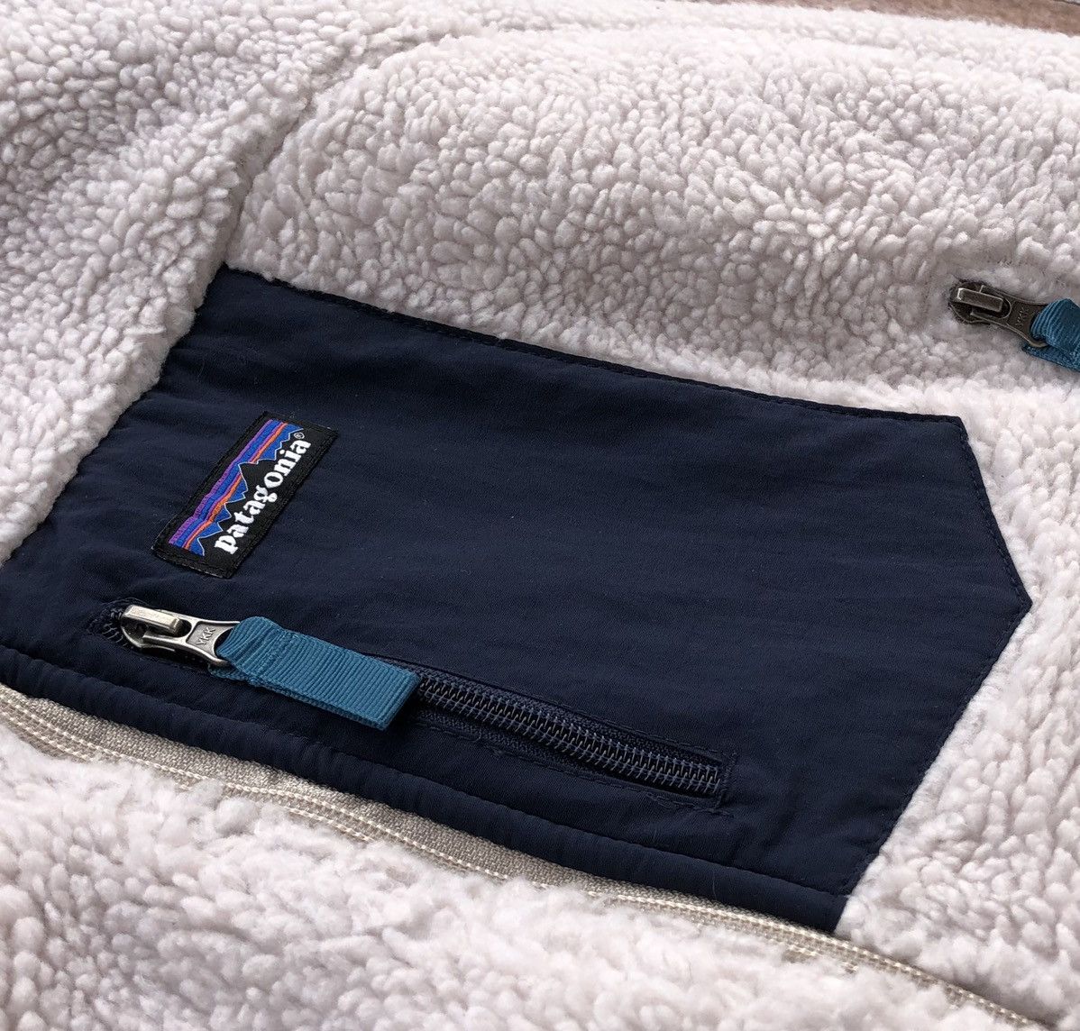 Patagonia Patagonia Mens Classic Retro-X Fleece Jacket in White Size US L / EU 52-54 / 3 - 4 Thumbnail