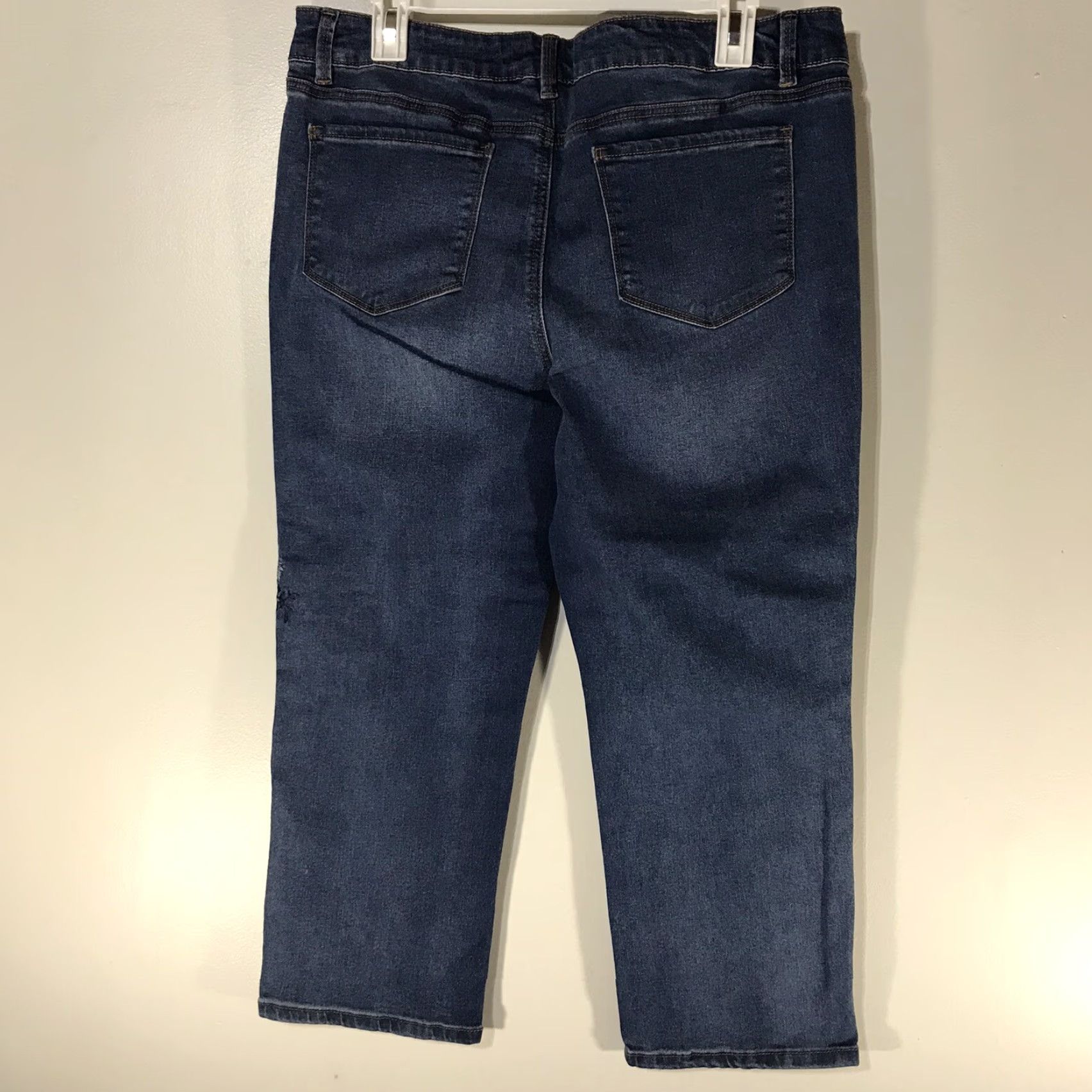 Denime Relativity Capris Womens Size 14 Blue Embroidered 5-Pocket Mid Rise 22"Inseam Jeans Size ONE SIZE - 4 Thumbnail