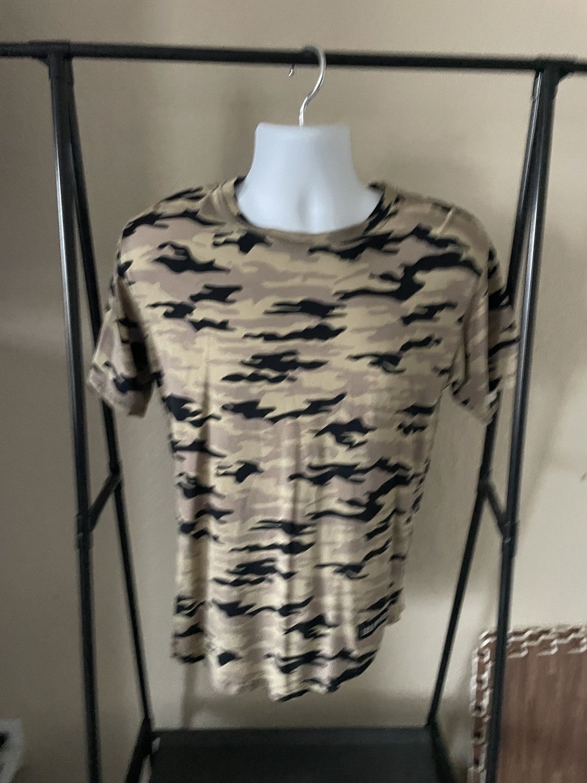 Riccardo Tisci Club Les(Art)ists Tisci 74 Camo Tee Size US S / EU 44-46 / 1 - 1 Thumbnail