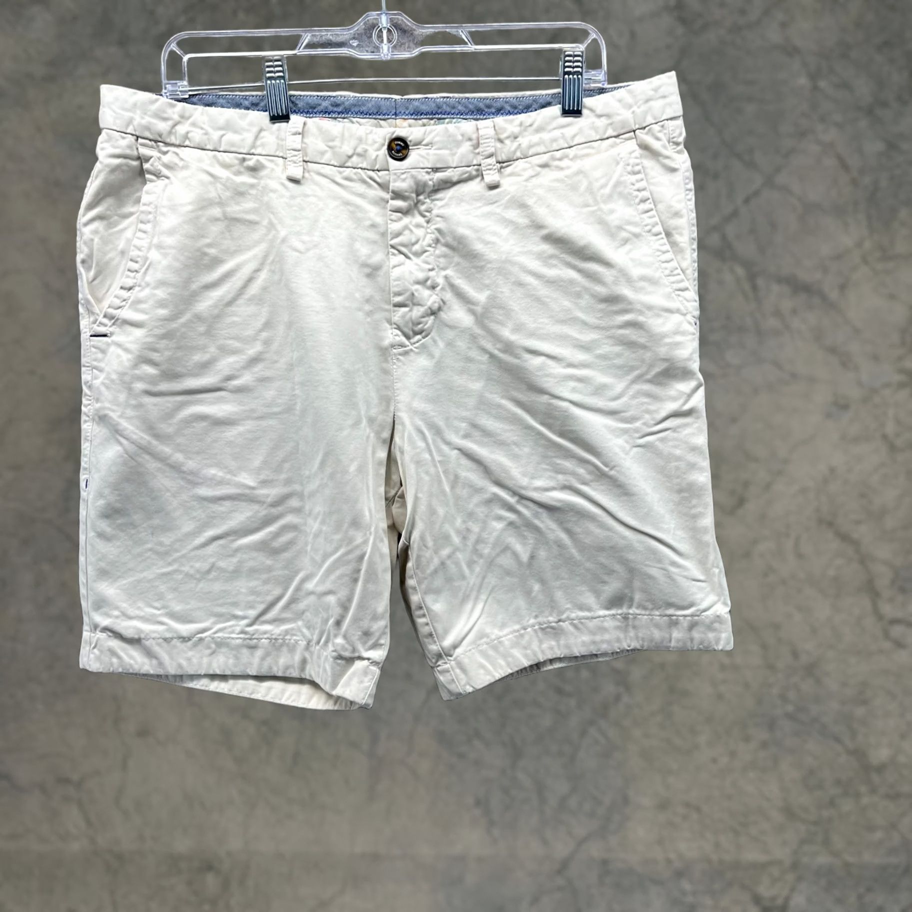Tommy Bahama Tommy Bahama Shorts Mens 35 Beige Chino Flat Front Khaki Tan Pima Cotton Canvas Solid Button Casual Travel Mens Regular Beach Vintage No Size US 35 - 1 Thumbnail