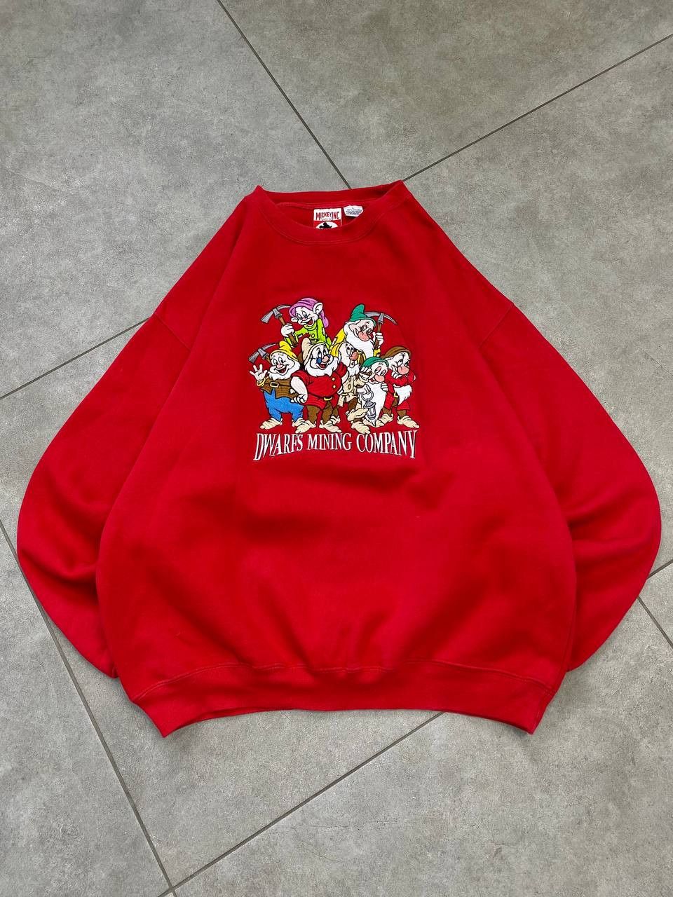 Mickey Inc Vintage Mickey Inc. Disney Dwarfs Mining Company Sweatshirt Size US L / EU 52-54 / 3 - 1 Thumbnail