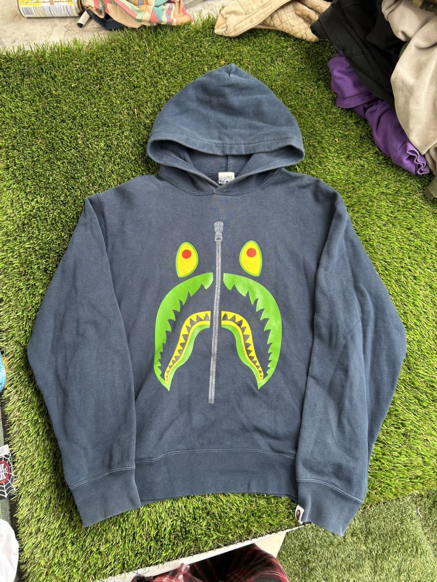 Bape Vintage 2000s BAPE NIGO Neon Shark Navy Blue Pullover Hoodie Size US M / EU 48-50 / 2 - 2 Thumbnail