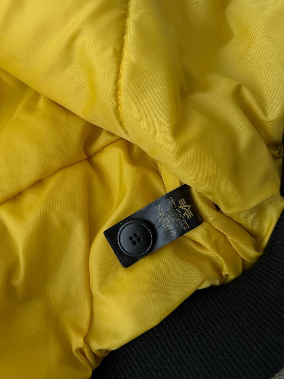 Alpha Industries × Vintage Vintage Alpha Industries Faux Fur Black Bomber Jacket Size US L / EU 52-54 / 3 - 16 Thumbnail
