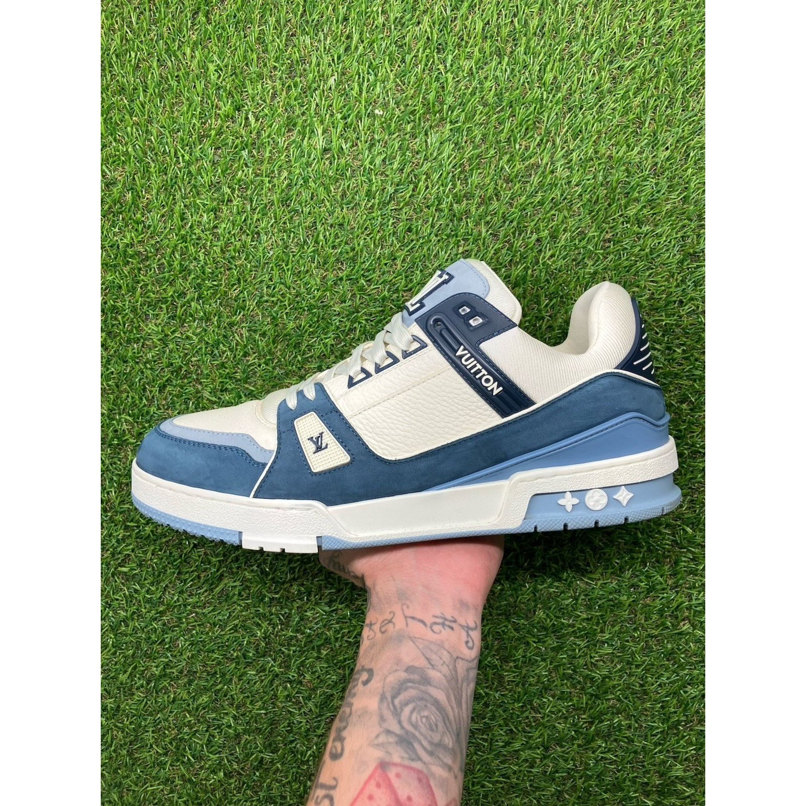 Louis Vuitton Louis Vuitton Trainer ' Blue Beige ' | EXCELLENT Size US 11 / EU 44 - 9 Thumbnail