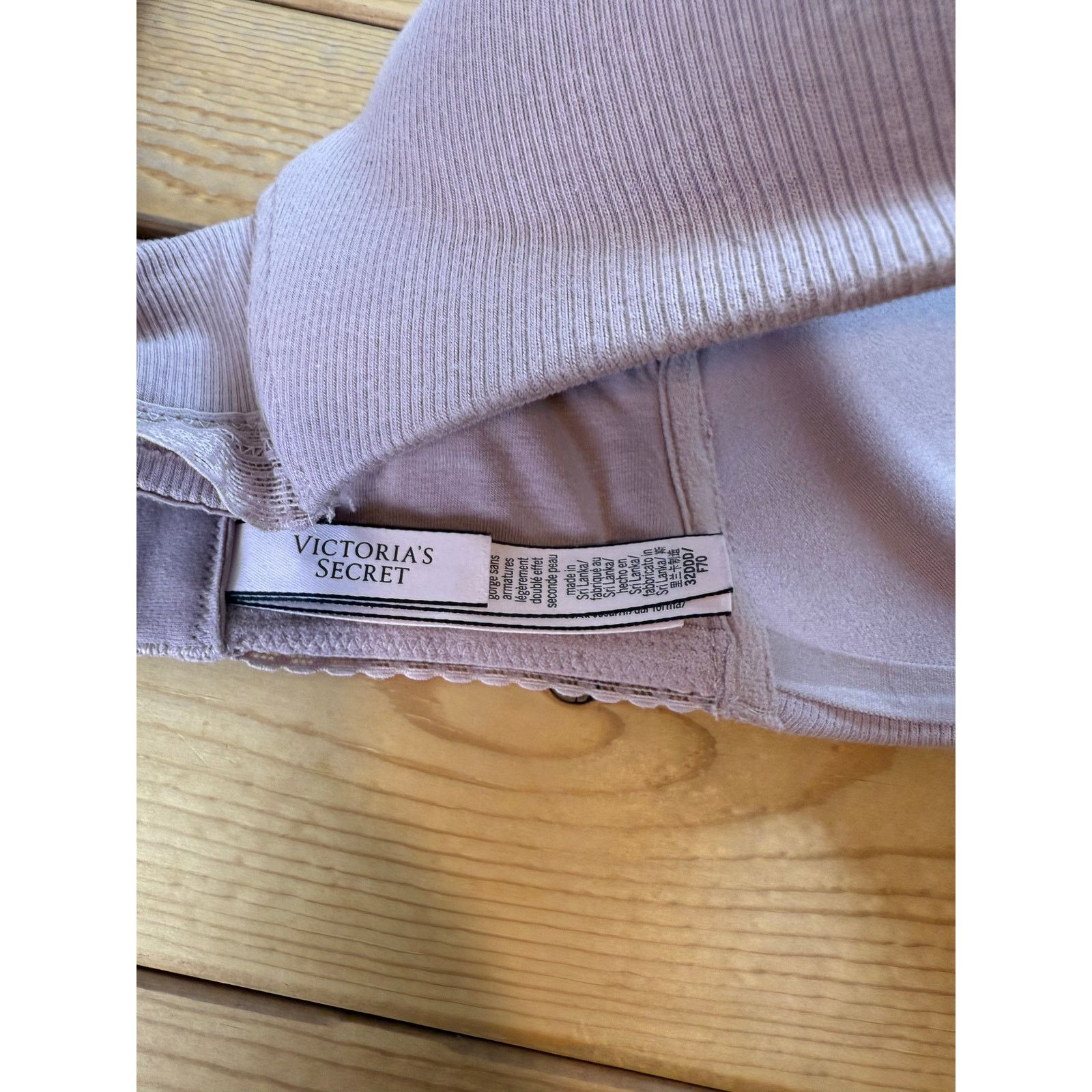 Victoria's Secret NWOT Lot of (2) Bras, Natori 32DD Victoria Secret 32DDD Size ONE SIZE - 7 Thumbnail