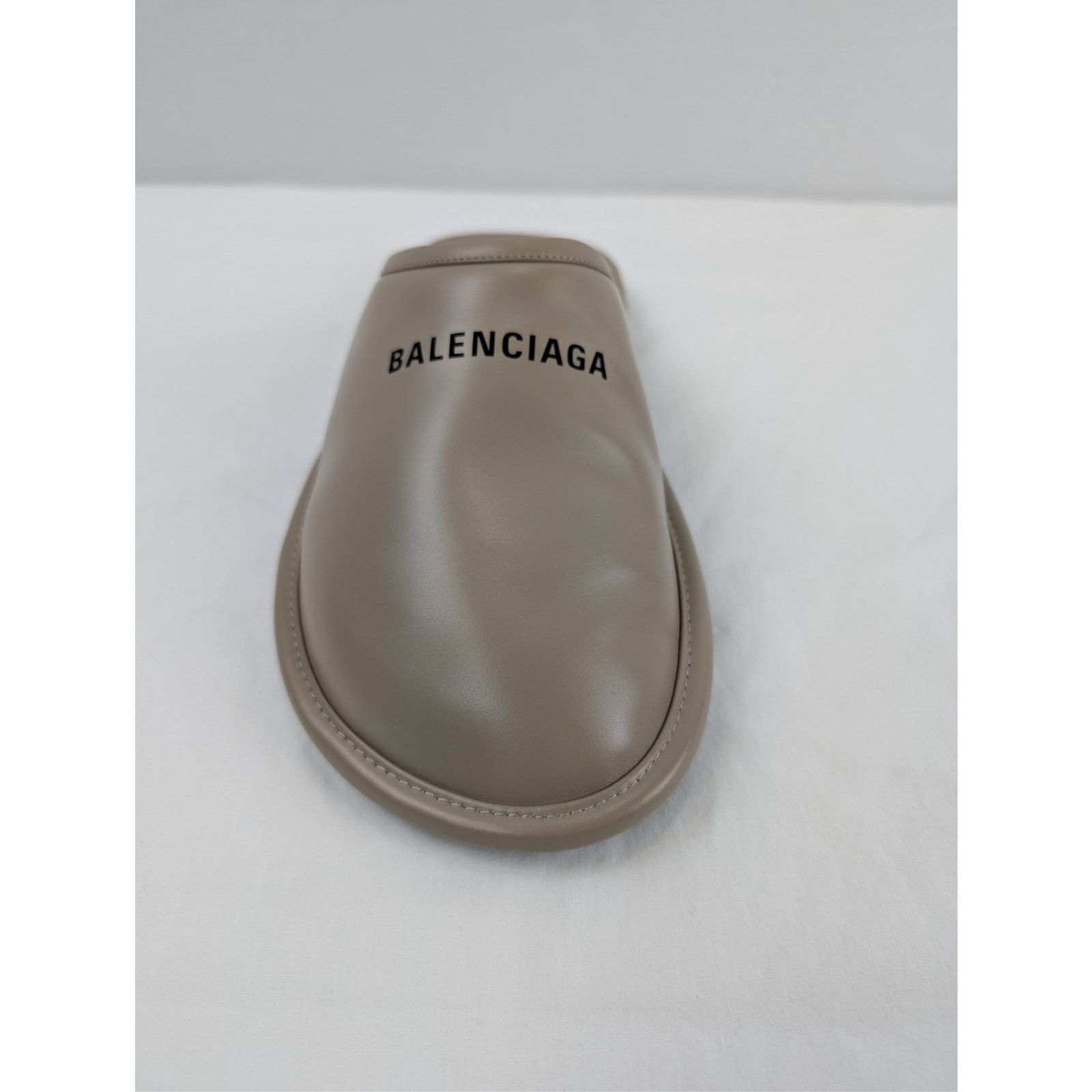 Balenciaga o1rshd1 Carrera Lux Calfskin Home Flat Slipper Taupe/Black Size US 9 / EU 42 - 12 Thumbnail
