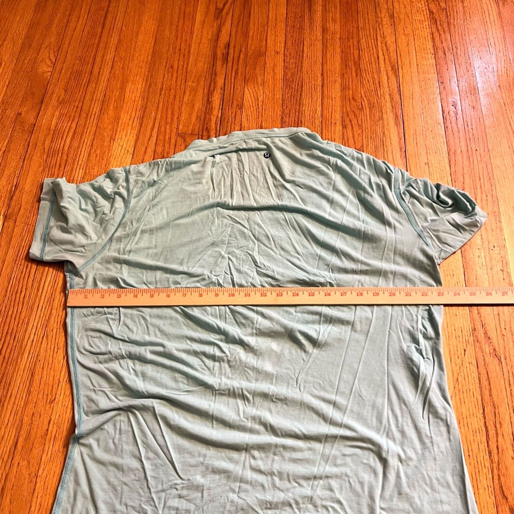 Lululemon Lululemon Shirt Mens XL light green V Neck T-Shirt Soft Lightweight Mens XL Green V Neck Shirt Size US XL / EU 56 / 4 - 5 Thumbnail