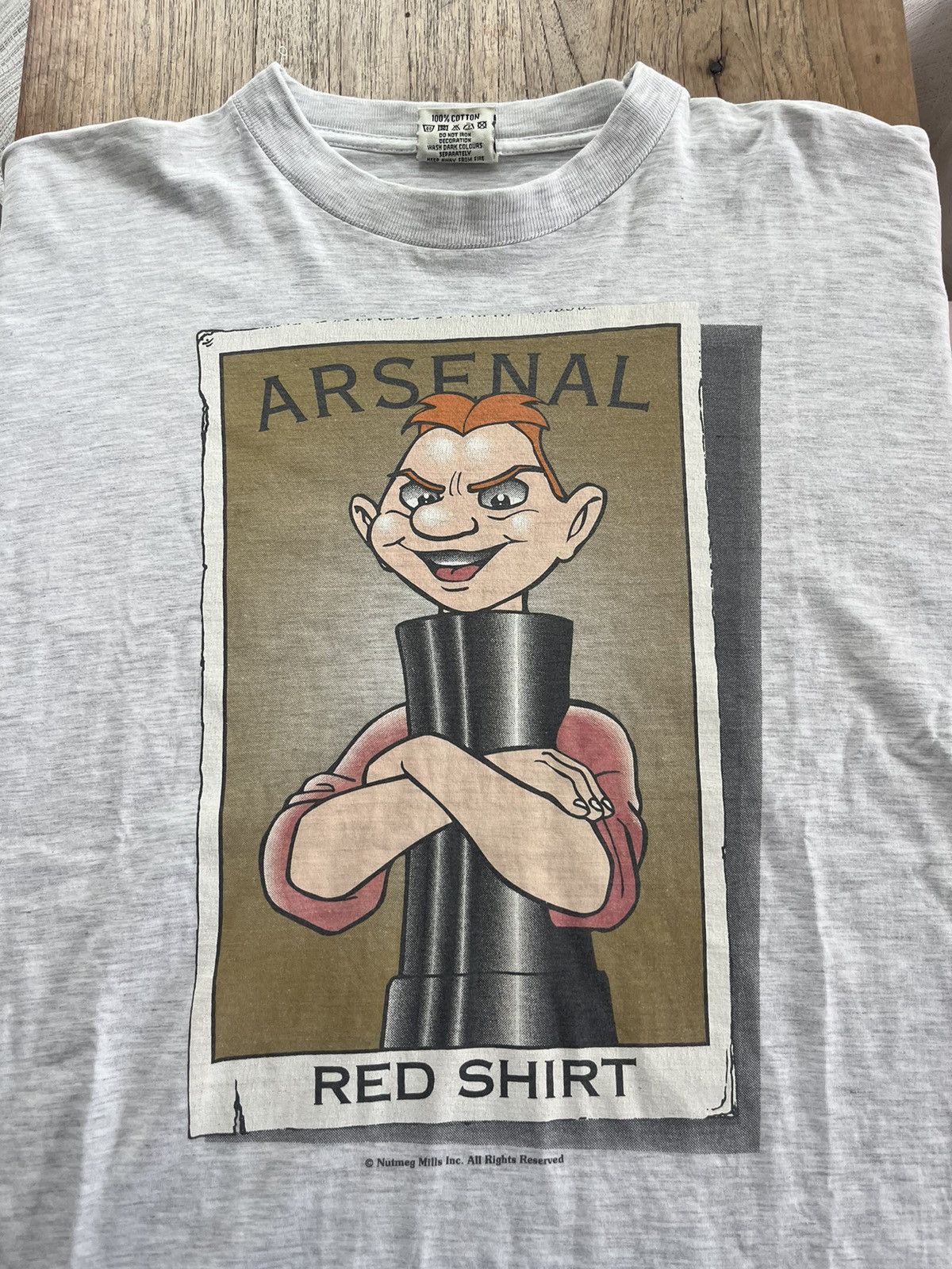 Nutmeg × Vintage Vintage ARSENAL Red Shirt Artwork by Nutmeg Mills 90’s Tee Size US M / EU 48-50 / 2 - 4 Thumbnail