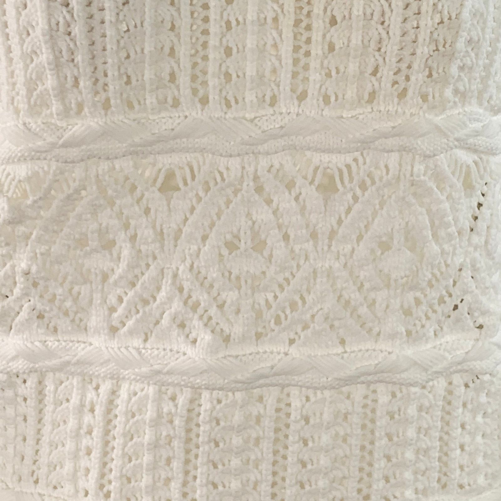 Comme des Garcons 2022 Size M White Textured Knit Polyester Crew Neck Sweater Size M / US 6-8 / IT 42-44 - 2 Thumbnail