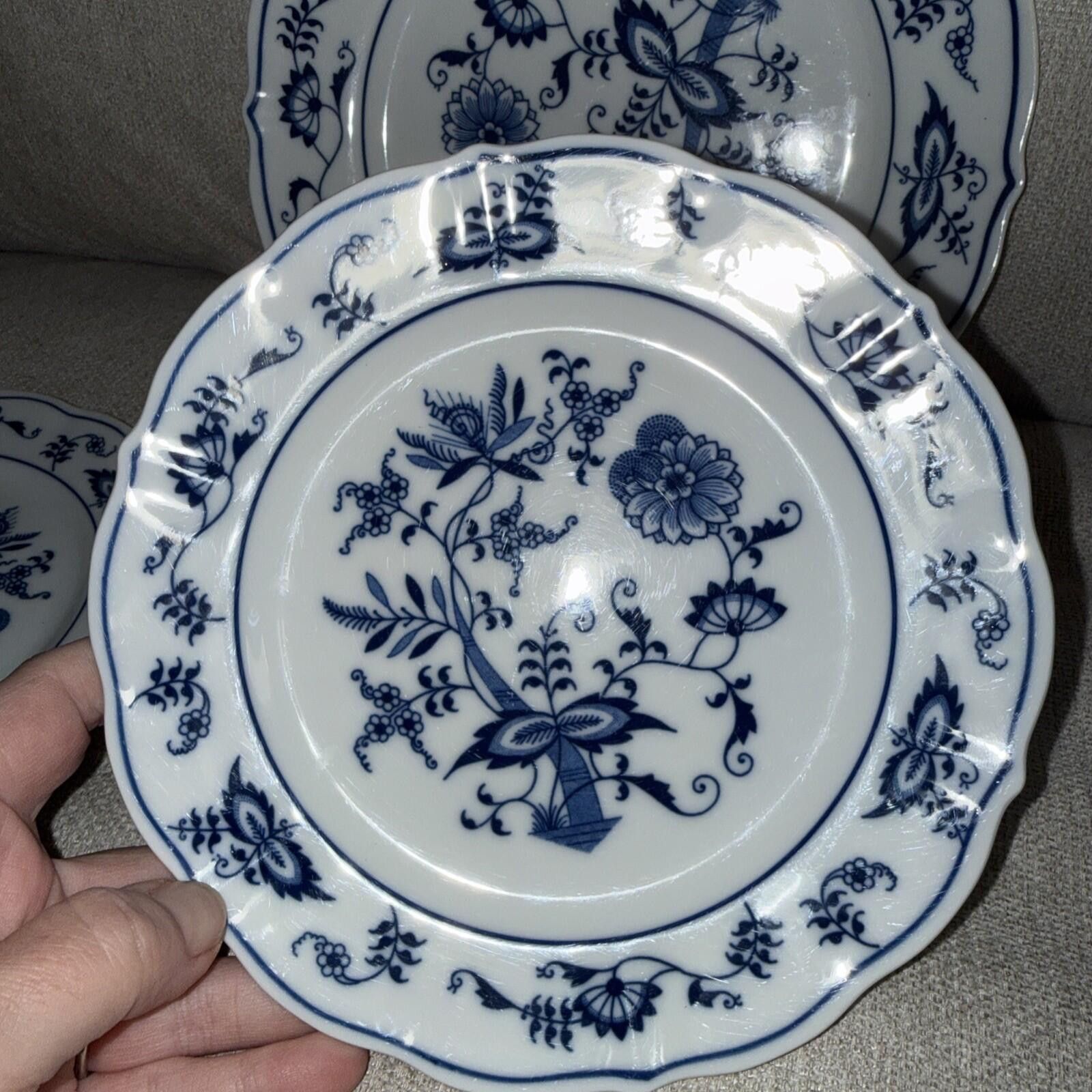 Other Set Of 3 Blue Danube Blue Onion Japan Plates. Read. Size ONE SIZE - 5 Thumbnail