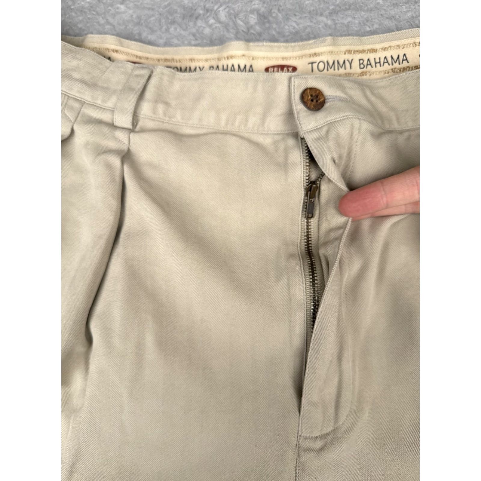 Tommy Bahama Tommy Bahama Shorts Mens 38 Pleated Front Silk Chino Relax Casual Summer Tan Size US 38 / EU 54 - 6 Thumbnail