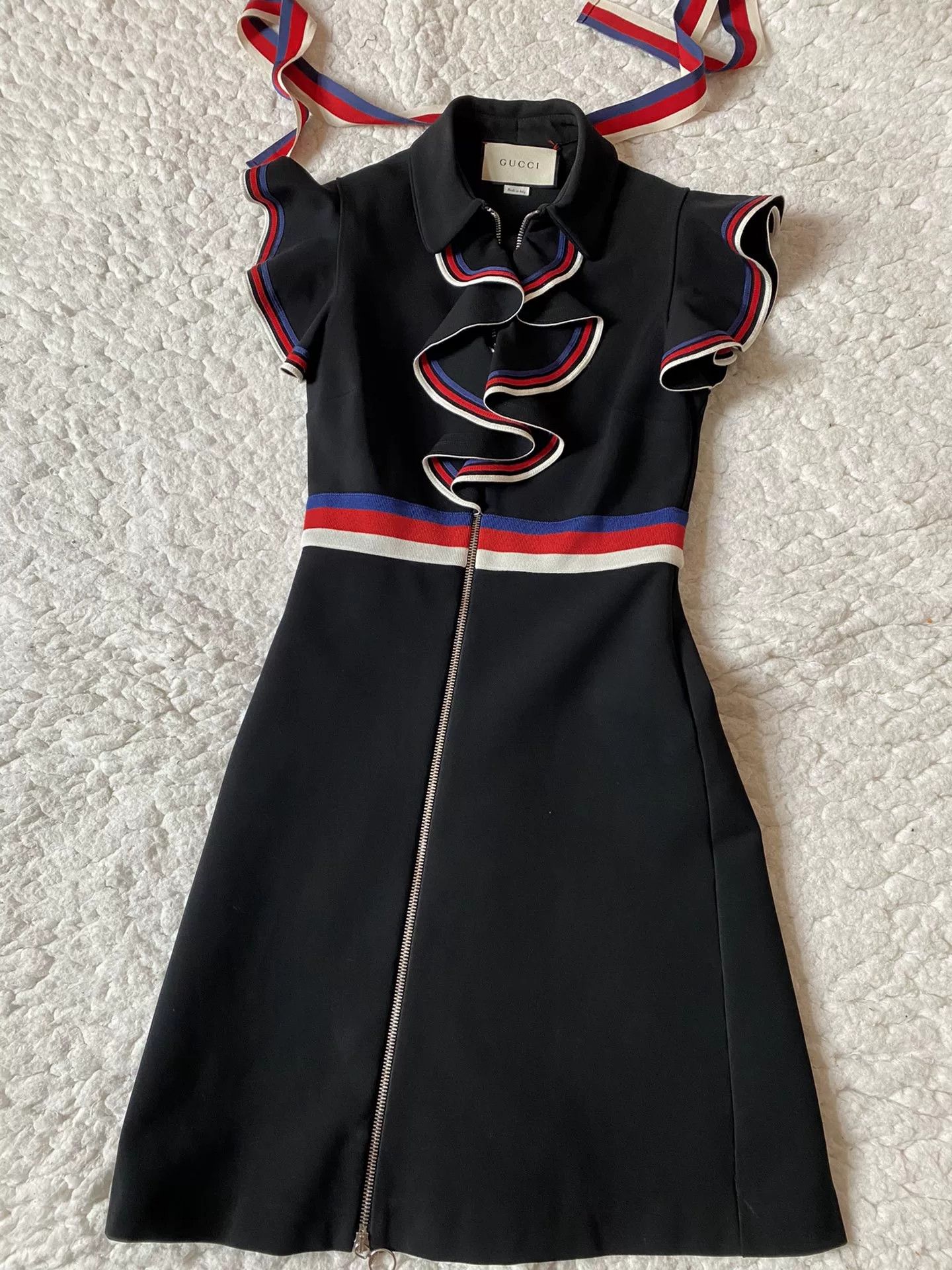 Gucci Gucci Classic Ruffled Dress Size XXS / US 00 / IT 34 - 1 Thumbnail
