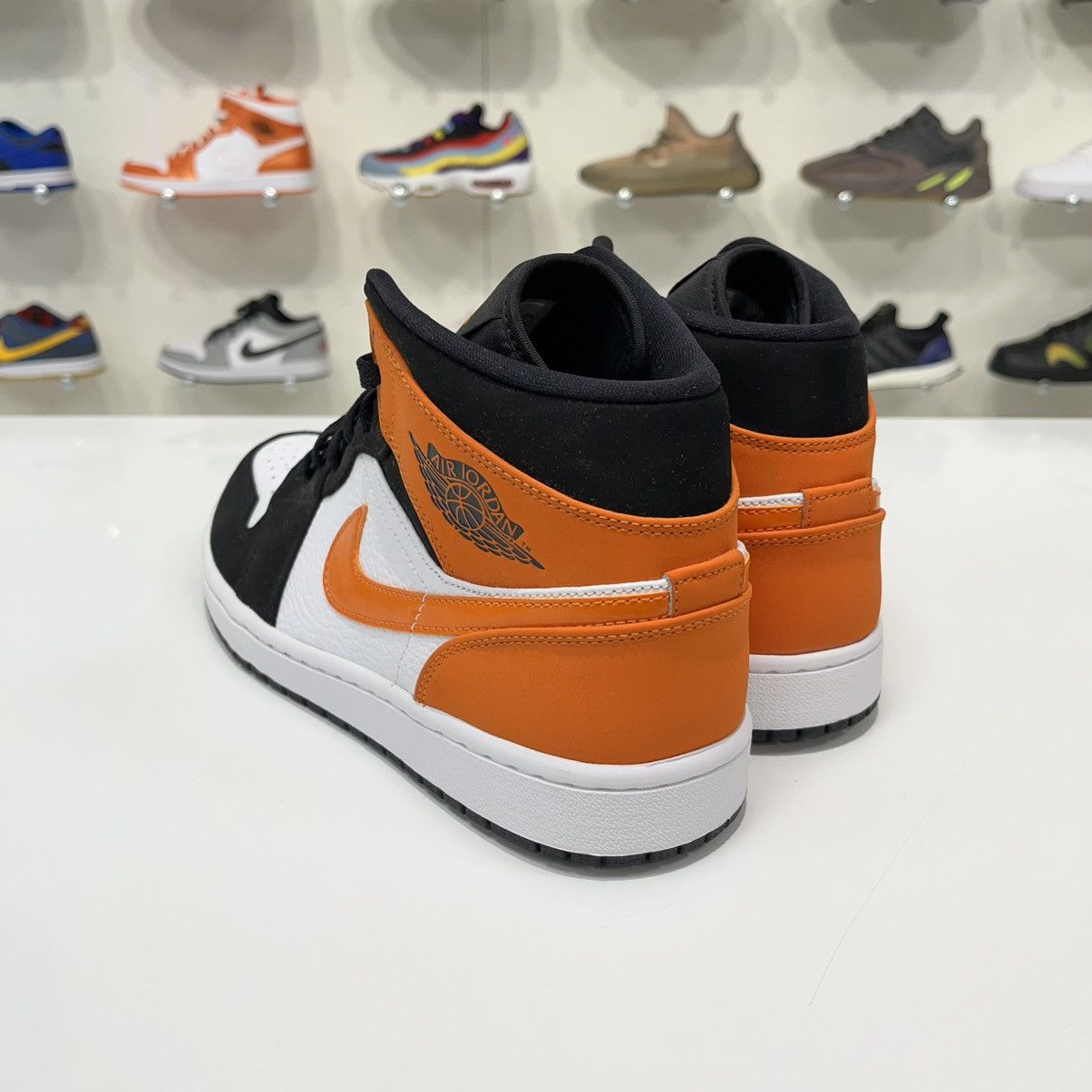 Nike Air Jordan 1 Mid Shattered Backboard Size US 10 / EU 43 - 3 Thumbnail