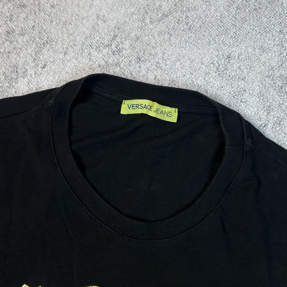 Versace Luxury Versace Jeans T-shirt Big Logo Gold Rare Size US M / EU 48-50 / 2 - 5 Thumbnail