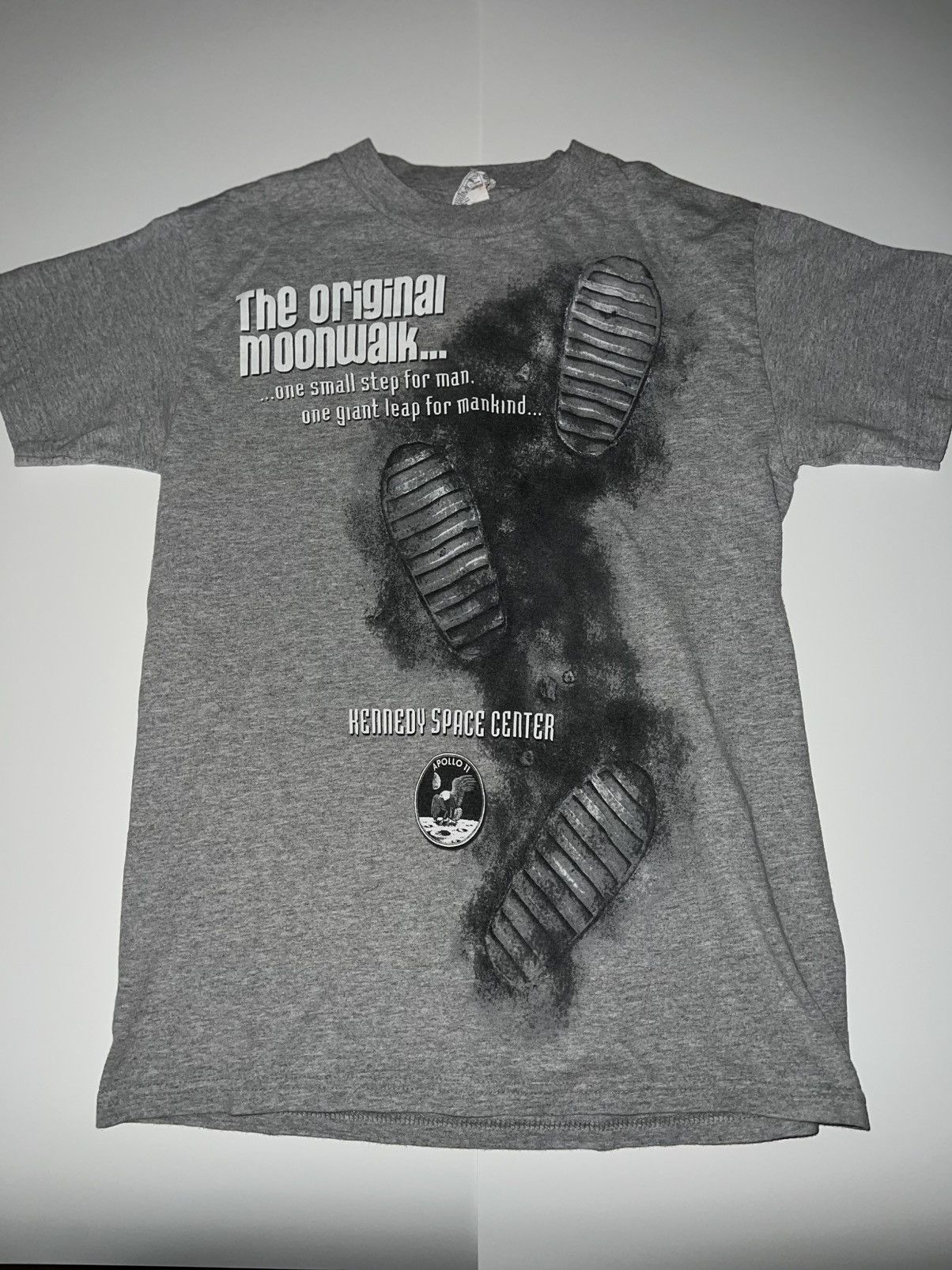 Other astronaut footprint tee shirt Size US S / EU 44-46 / 1 - 1 Preview