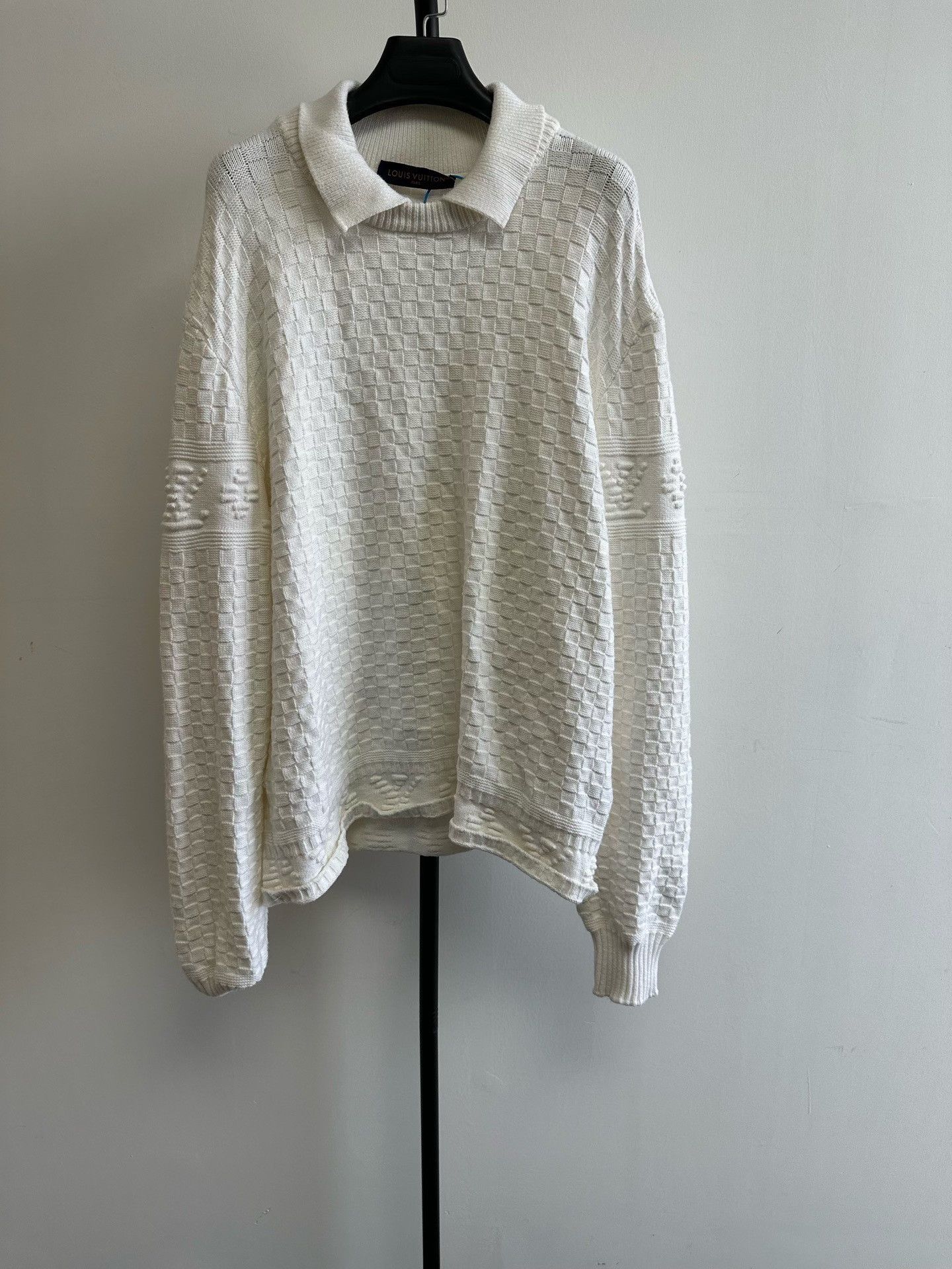 Louis Vuitton Louis Vuitton Damier Embossed White XXL Size US XXL / EU 58 / 5 - 1 Thumbnail