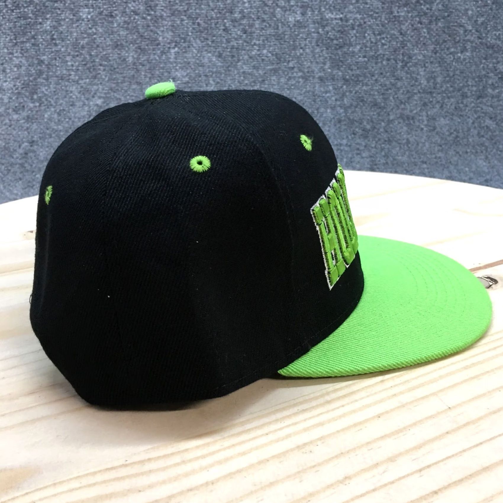 Vintage Hollywood Snapback Cap Hat Mens Black Green OS Flat Brim Acrylic Adjustable Size ONE SIZE - 5 Thumbnail