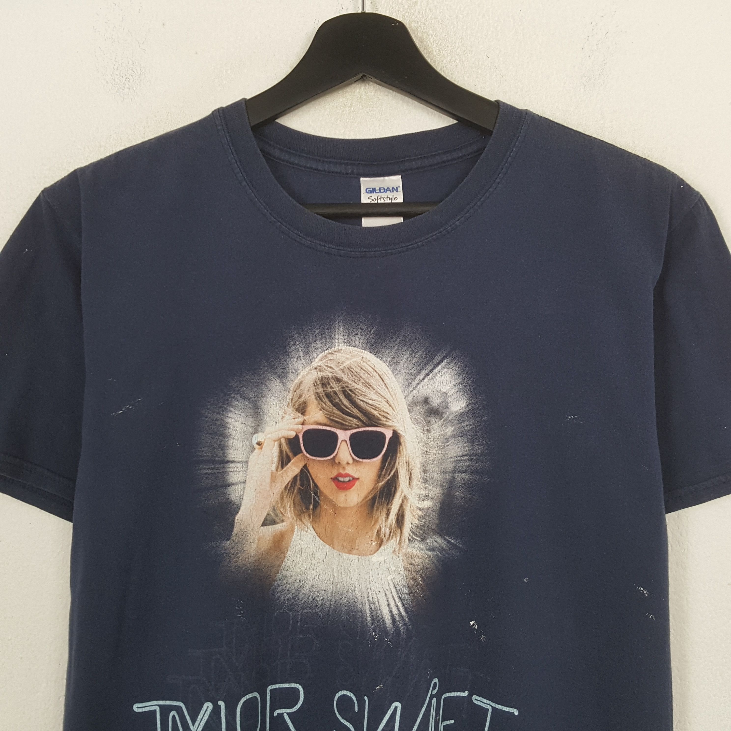 Band Tees Taylor Swift Singer Music Tour Tshirt C301N2 Size US M / EU 48-50 / 2 - 2 Thumbnail