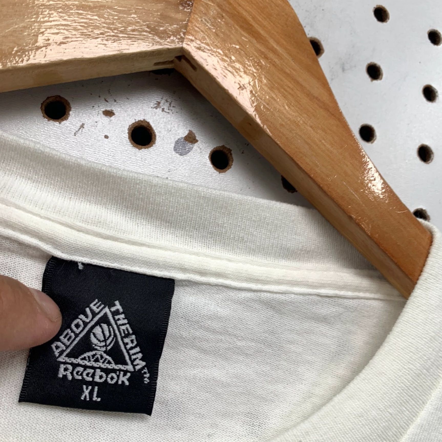 Vintage Vintage Above The Rim Dr Ed Mon Shirt Mens XL White Single Stitch Hoop Wear ATR Size US XL / EU 56 / 4 - 3 Thumbnail