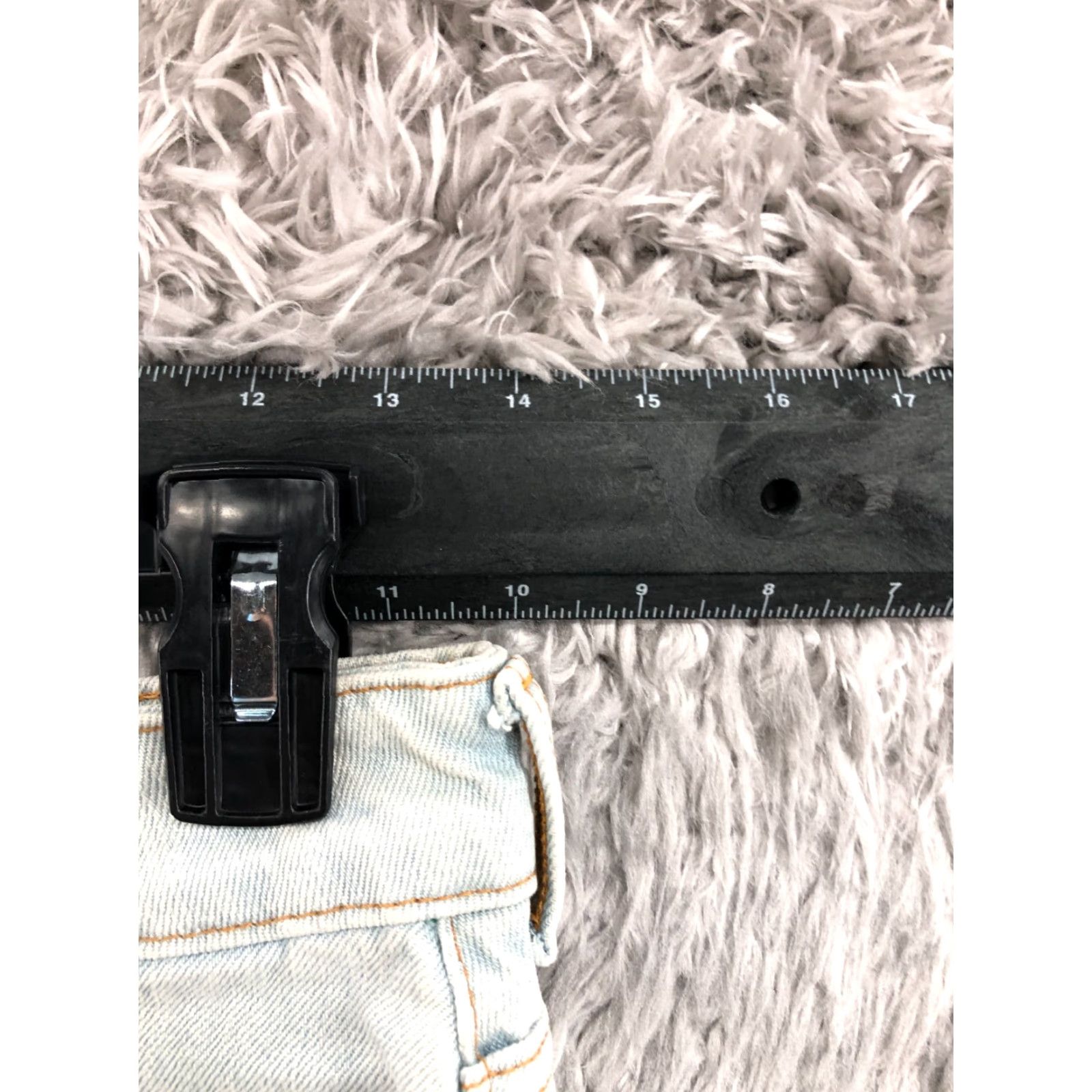 H&M H&M Womens Cut-off Shorts Size 4 Mid Rise Medium Wash Blue Size 27" / US 4 / IT 40 - 2 Thumbnail