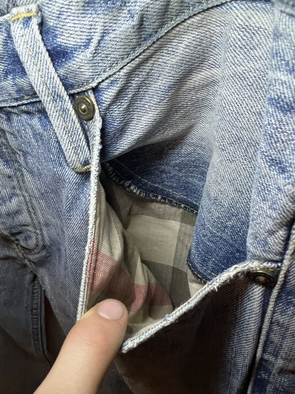 Burberry Vintage Burberry Brit slim faded jeans Size US 34 / EU 50 - 9 Thumbnail